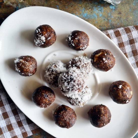 Dry fruit and nut ladoo