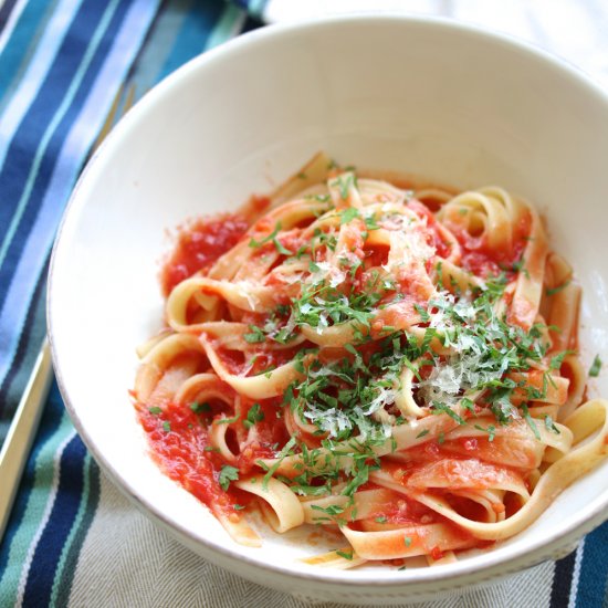 3-Ingredient Summer Tomato Sauce