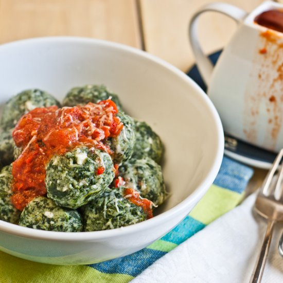 Spinach Gnocchi & Tomato Sauce