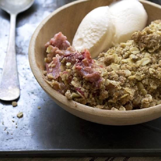 Strawberry Rhubarb Crumble