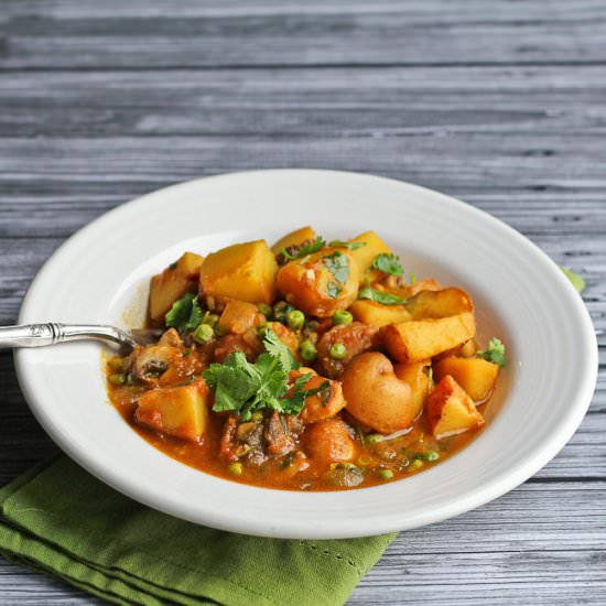 Potato, Mushrooms, and Pea Curry