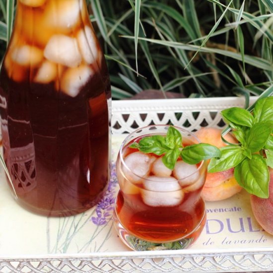 Iced-Tea with Peach and Basil