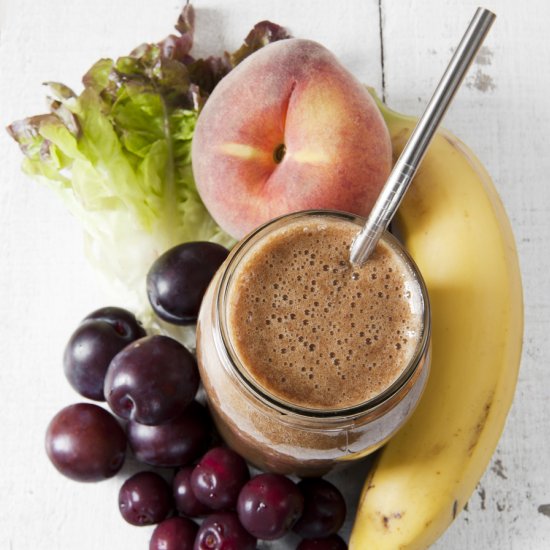 Green Smoothie with Plums & Cherries