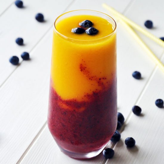 Refreshing Mango Berry Smoothie