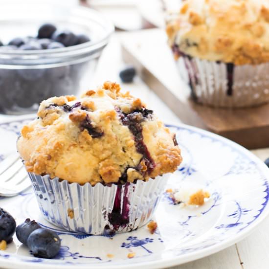 Blueberry Muffin with Crumb Topping