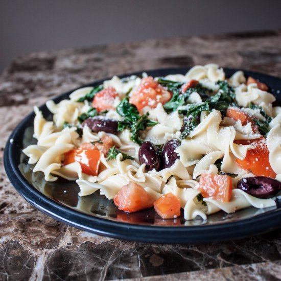 Kale, Tomato, and Olive Pasta