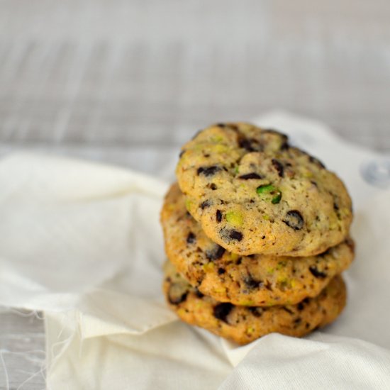 Pistachio and Dark Chocolate Chip Chip Cookies