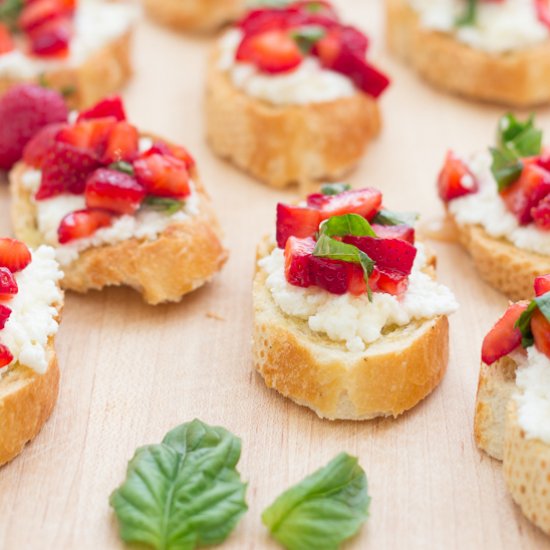 Strawberry-Basil Bruschetta