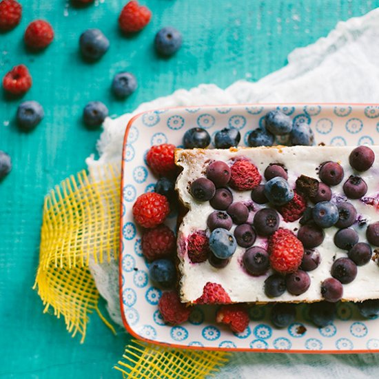 Oat Cake with Berries