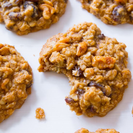 Soft & Chewy Oatmeal Raisin Cookies