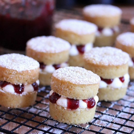 Mini Victoria Sponge Cakes