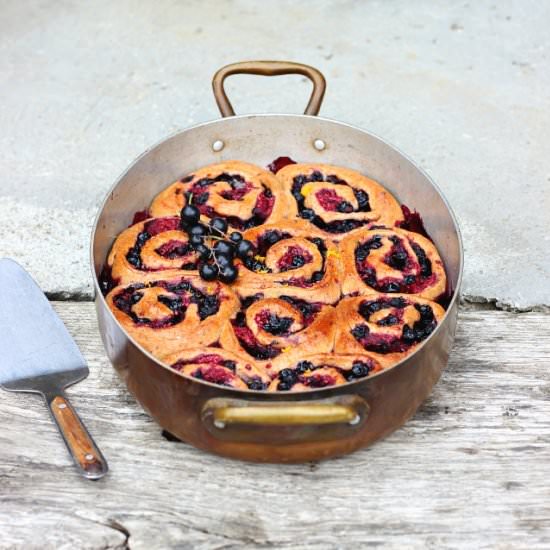 Spelt Summer Berry Buns