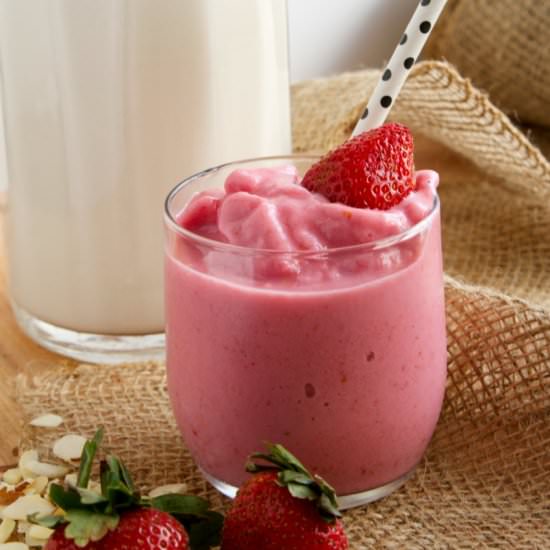 Healthy Strawberry Milkshake