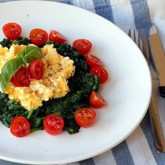 Creamy Scrambled Eggs on Spinach