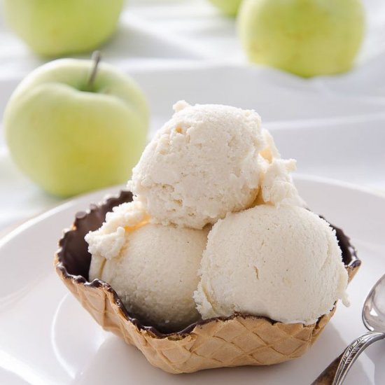 Rum, Vanilla and Apple Ice-Cream