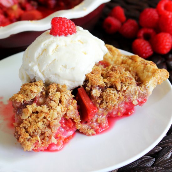 Raspberry Rhubarb Crumble Pie