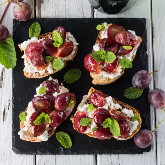 Blue Cheese & Roasted Grape Tartine