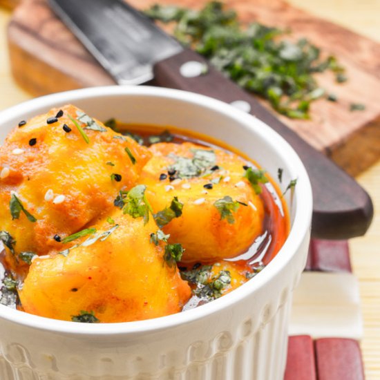 Dum Aloo – Spicy Potato Curry