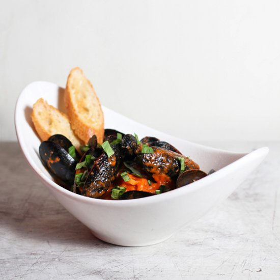 Mussels Fra Diavolo with Linguine