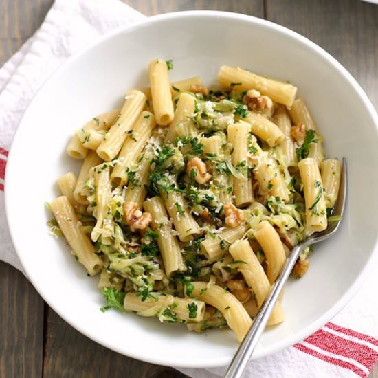 Pasta with zucchini, walnuts, herbs