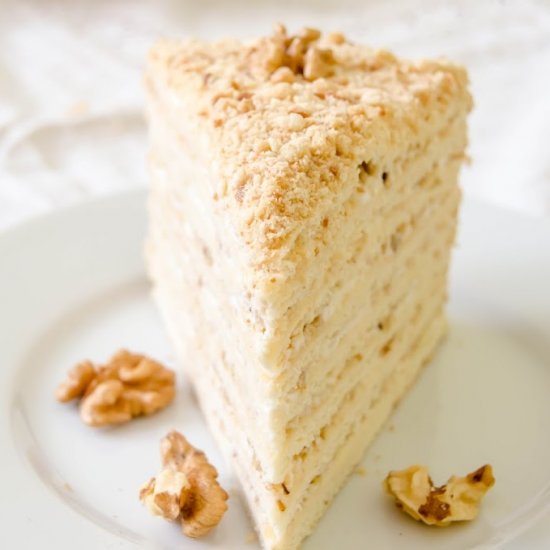 Medovik – Honey Bee Cake