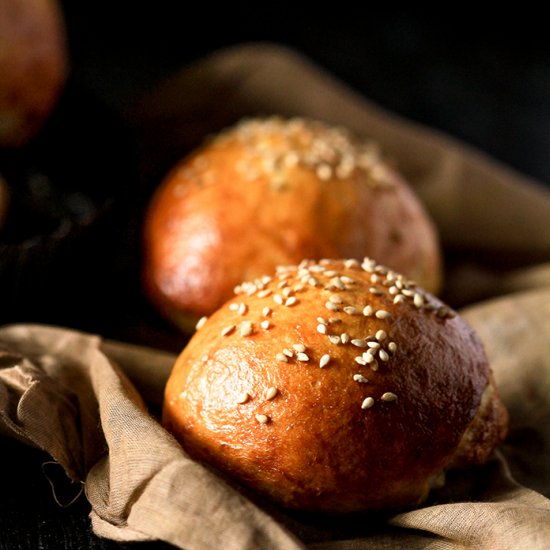 Pretzel Buns