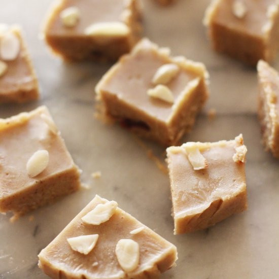 Almond Fudge – Raw Vegan