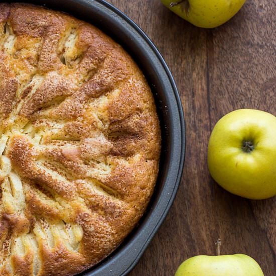 Easy Apple Cake