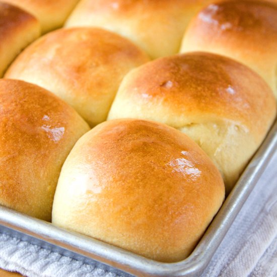 Sweet Hawaiian Dinner Rolls