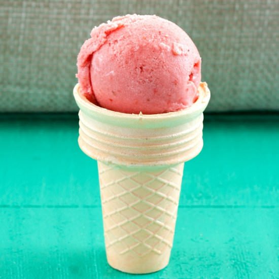 Strawberry Frozen Yogurt