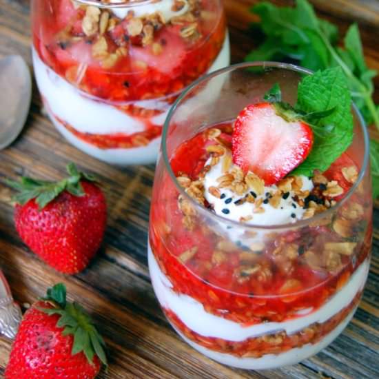 Strawberry Mint Yogurt Parfaits