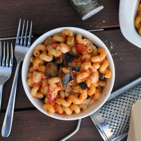 Oven-Baked Pasta with Eggplants