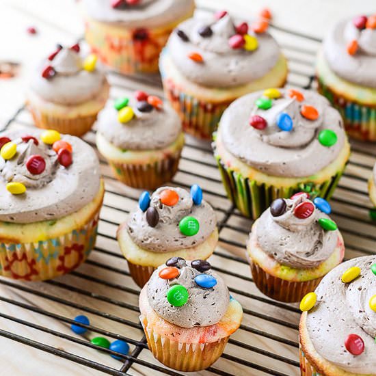 Easy M&M Cupcakes