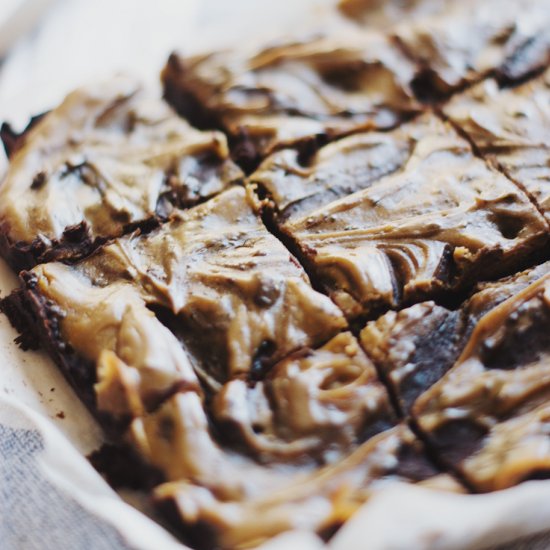 Healthy Caramel Cheesecake Brownies