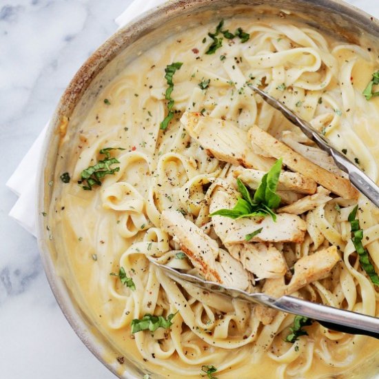 Skinny Chicken Fettuccine Alfredo