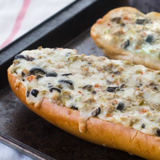 Cheesy Olive Bread Pizza