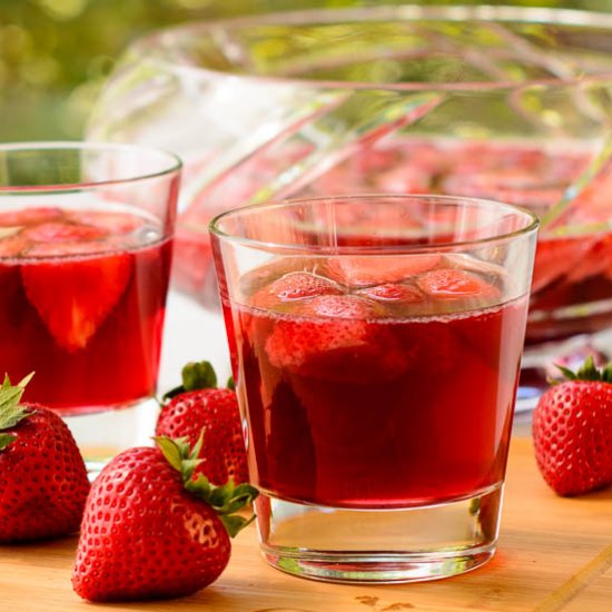 German Strawberry Wine Punch