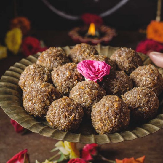 Thengai Vellam Laddu