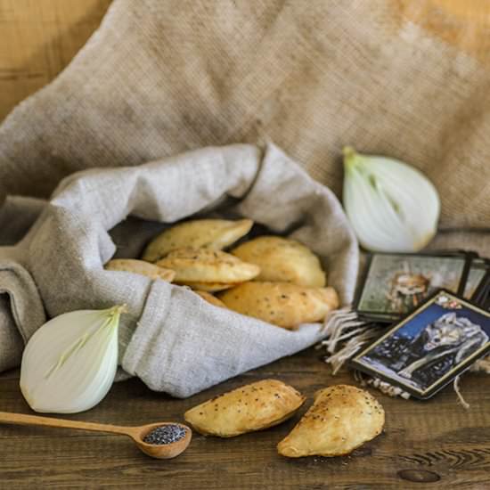 Rmpanadas with poppy seed and onion