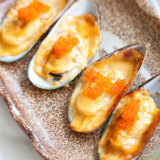 Cheese-Mayo Baked Mussels