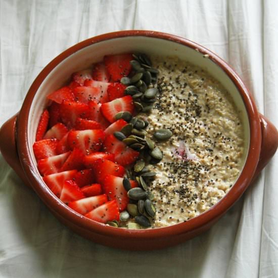 Strawberry and Almond Overnight Oat