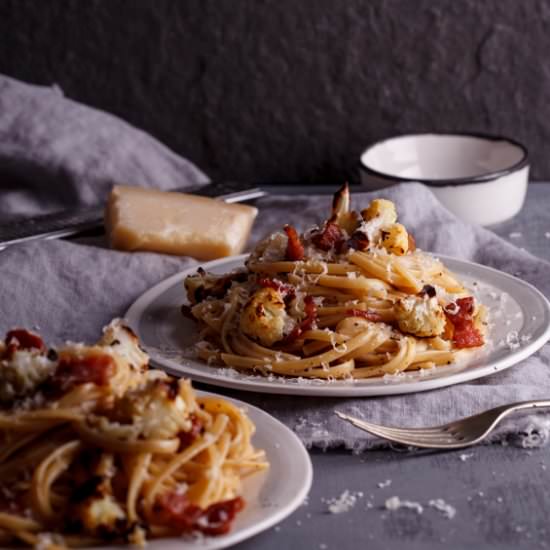 Linguini with cauliflower and bacon