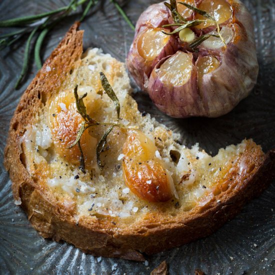 Roasted Garlic & Rosemary on Toasts