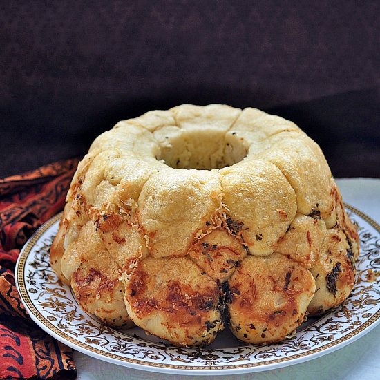 Garlic Parmesan Pull Apart Bread