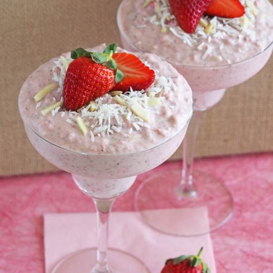 Strawberry & Vanilla Overnight Oats