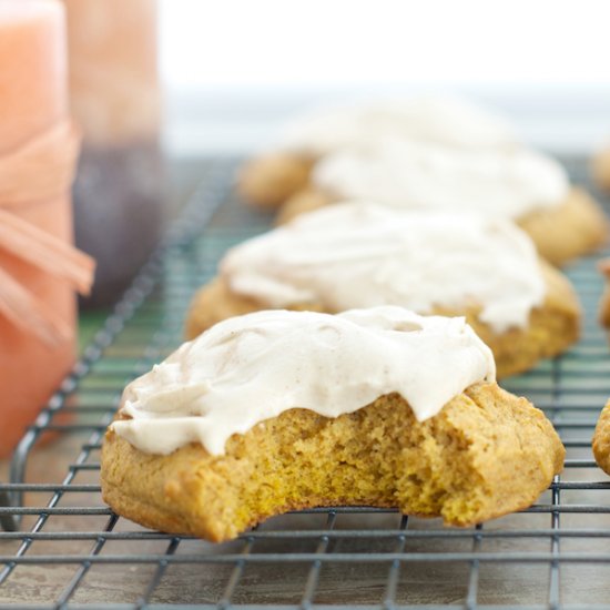 Pumpkin Cookies with Cinnamon Cream