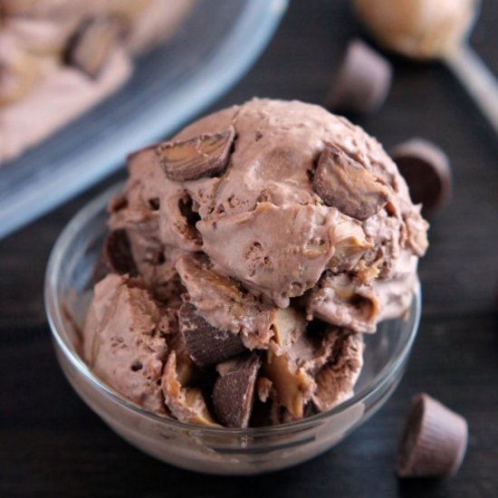 NO CHURN Peanut Butter Cup IceCream