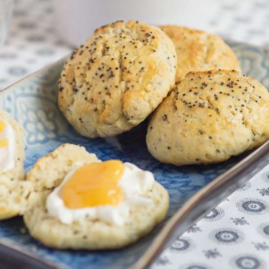 Scones with Lemon and Poppy Seeds