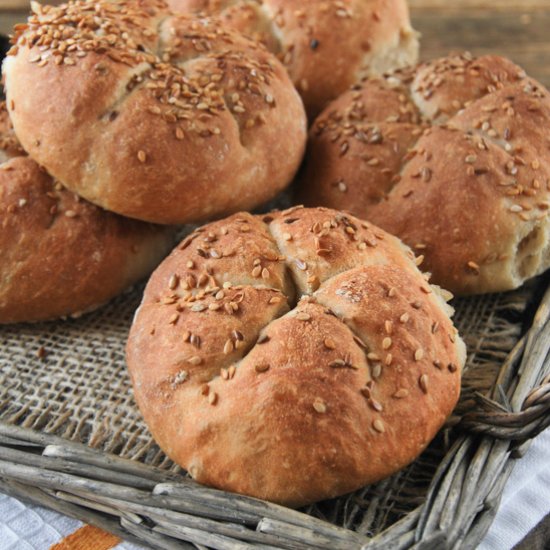 Kaiser rolls