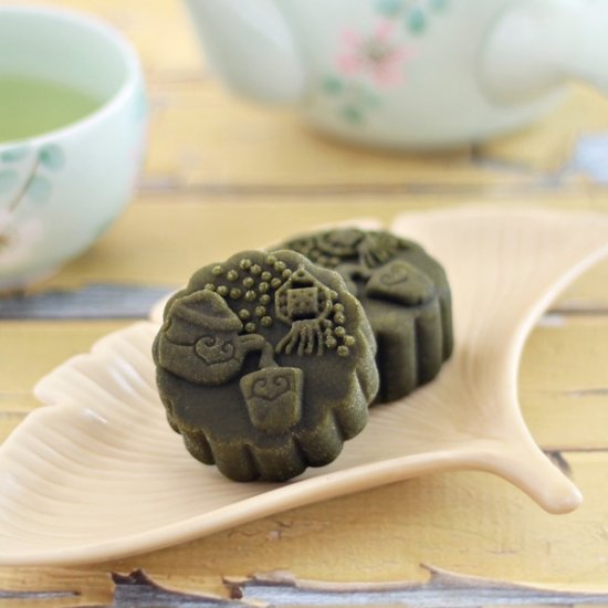 Baked Matcha Mooncakes